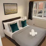 Charming 3 Bed House In Vakantiehuis Bristol