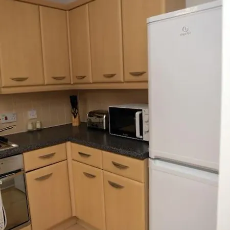 Charming 3 Bed House In Bristol