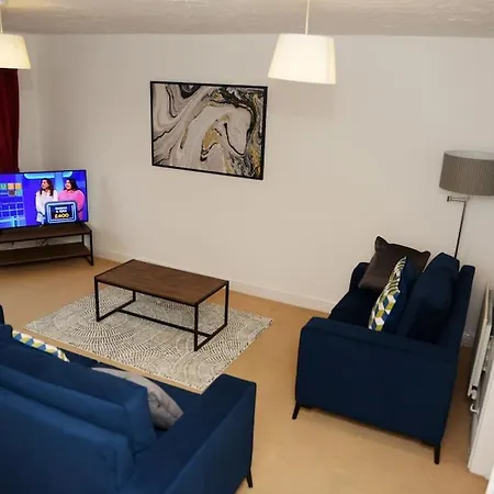 度假居 Charming 3 Bed House In *