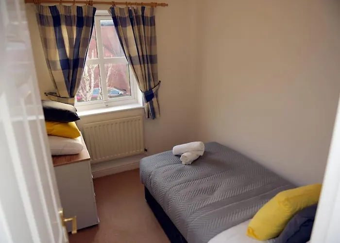 Charming 3 Bed House In Bristol