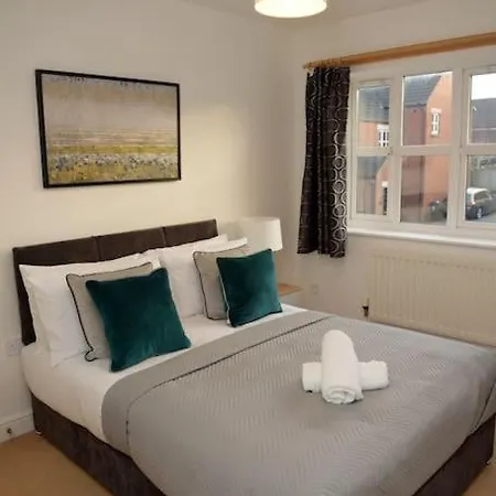 Charming 3 Bed House In Nyaraló Bristol