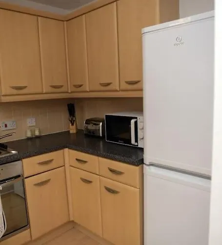 Charming 3 Bed House In Bristol